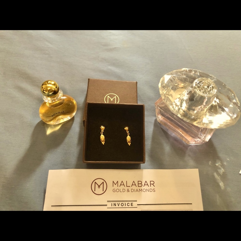 SOLD Authentic 22karats gold earrings